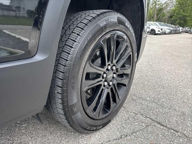 used 2022 GMC Acadia car, priced at $28,990