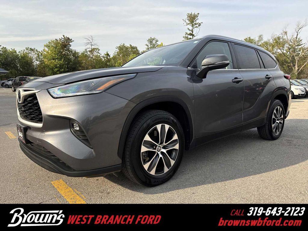 used 2022 Toyota Highlander car, priced at $33,990
