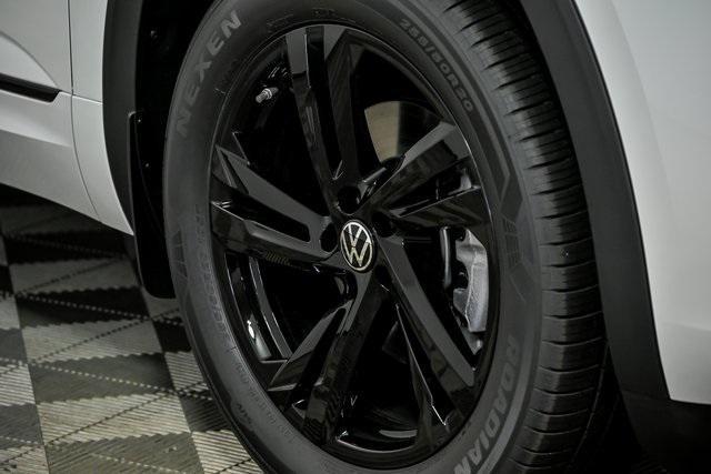 new 2026 Volkswagen Atlas Cross Sport car, priced at $52,933