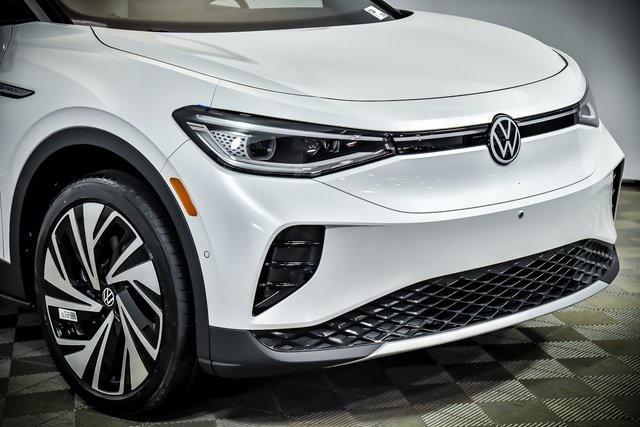 new 2025 Volkswagen ID.4 car, priced at $52,879