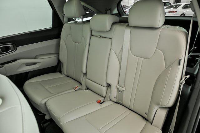 used 2024 Kia Sorento car, priced at $30,086