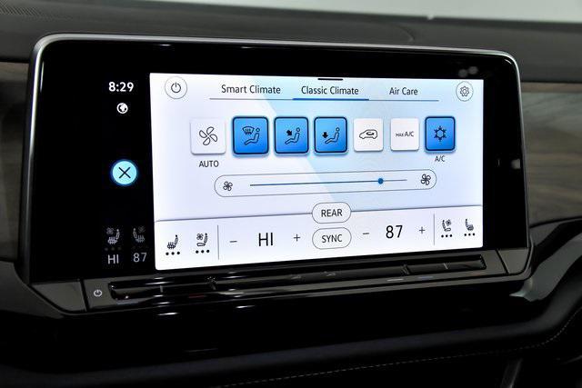 new 2025 Volkswagen Atlas car, priced at $44,012