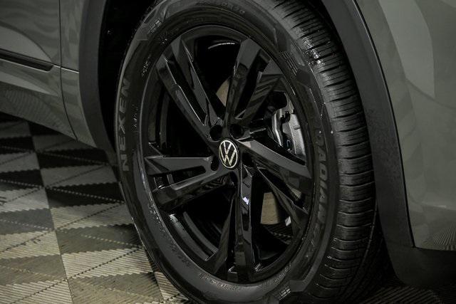 new 2026 Volkswagen Atlas Cross Sport car, priced at $50,157