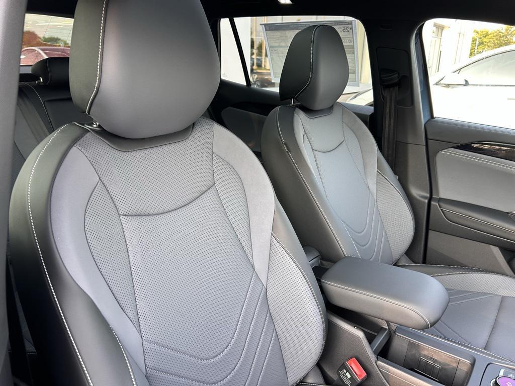 new 2025 Volkswagen Tiguan car, priced at $36,854