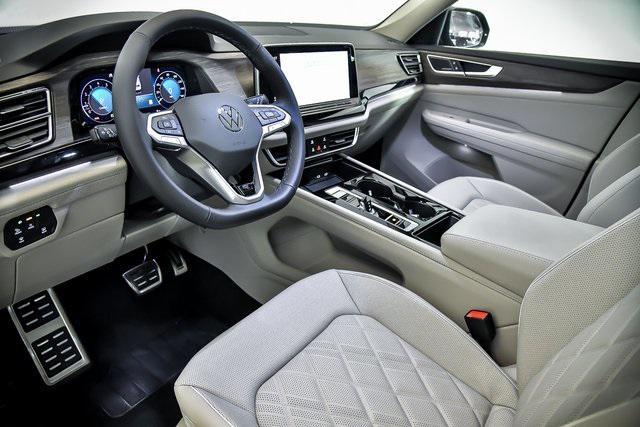 new 2025 Volkswagen Atlas car, priced at $51,682