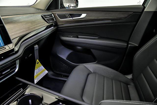 new 2025 Volkswagen Atlas car, priced at $47,351