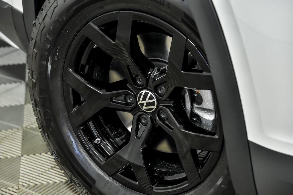 new 2026 Volkswagen Atlas car, priced at $49,693