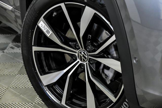 new 2024 Volkswagen Atlas car, priced at $50,721