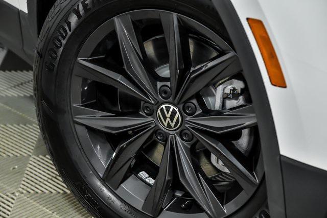 new 2024 Volkswagen Tiguan car, priced at $32,706