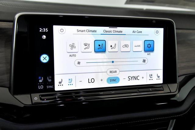 new 2025 Volkswagen Atlas car, priced at $52,407