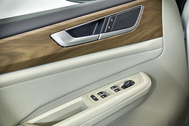new 2025 Volkswagen Atlas car, priced at $38,673