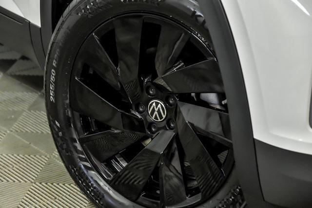 new 2024 Volkswagen Atlas car, priced at $42,525