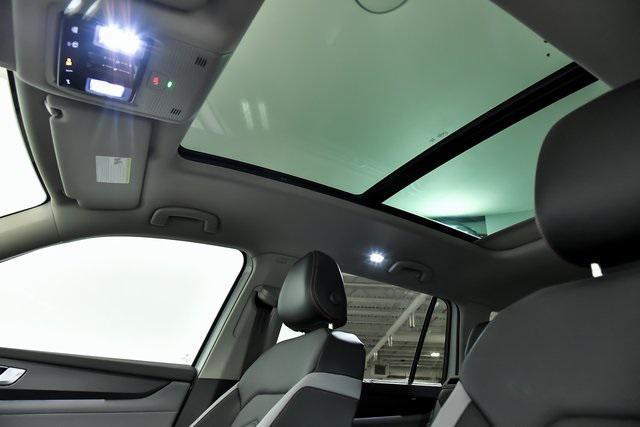 new 2025 Volkswagen Atlas car, priced at $46,348