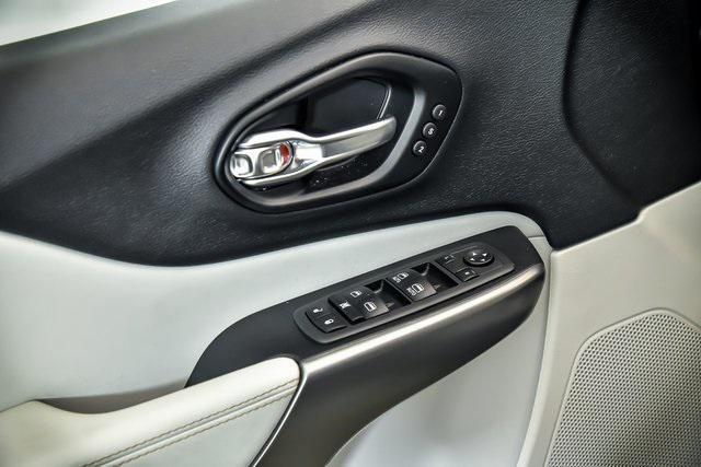 used 2021 Jeep Cherokee car, priced at $23,999