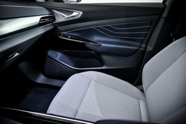 new 2025 Volkswagen ID.4 car, priced at $52,768