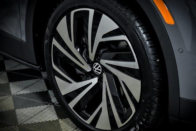new 2025 Volkswagen ID.4 car, priced at $52,768