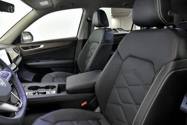 new 2025 Volkswagen Atlas car, priced at $37,673