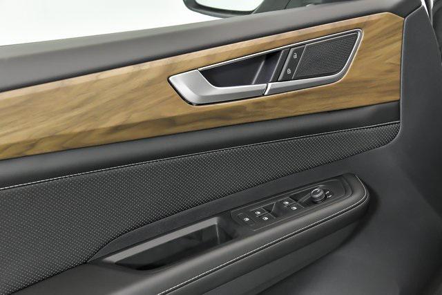 new 2025 Volkswagen Atlas car, priced at $37,673