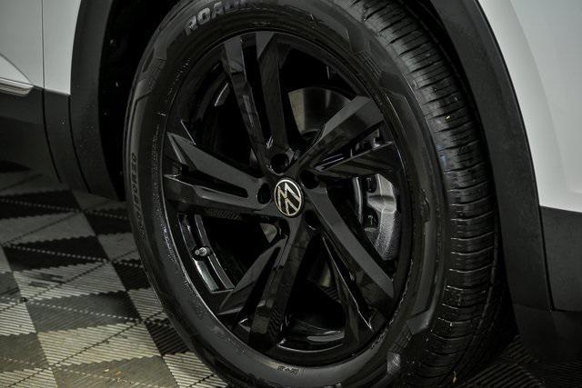 new 2026 Volkswagen Atlas Cross Sport car, priced at $48,966