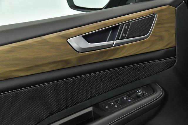 new 2025 Volkswagen Atlas car, priced at $44,056