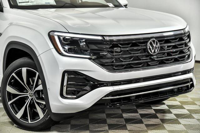 new 2025 Volkswagen Atlas car, priced at $52,717