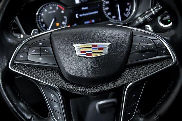 used 2022 Cadillac XT5 car, priced at $38,999