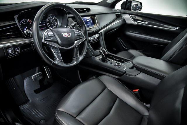 used 2022 Cadillac XT5 car, priced at $38,999