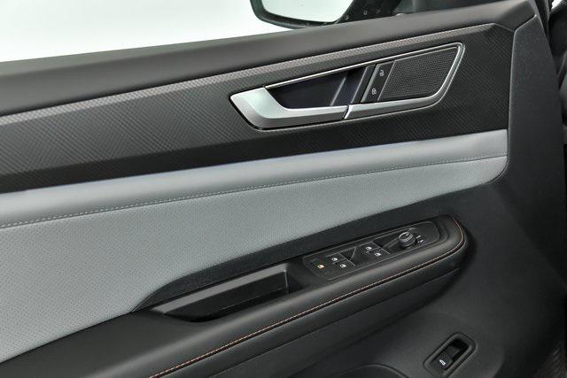 new 2025 Volkswagen Atlas car, priced at $48,046