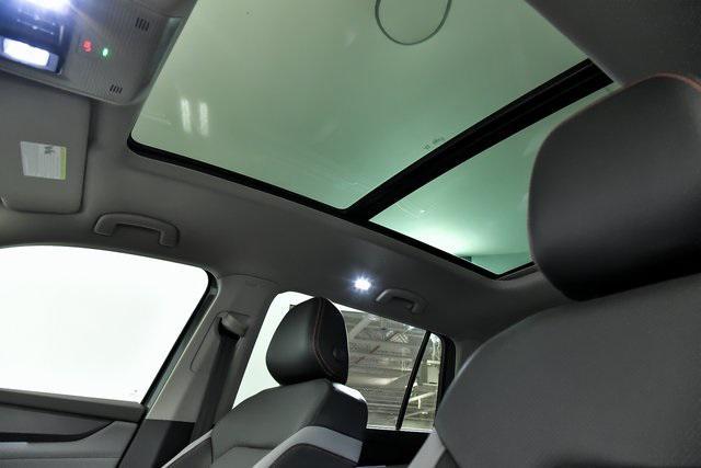 new 2025 Volkswagen Atlas car, priced at $48,046