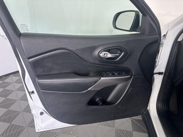 used 2019 Jeep Cherokee car, priced at $12,499