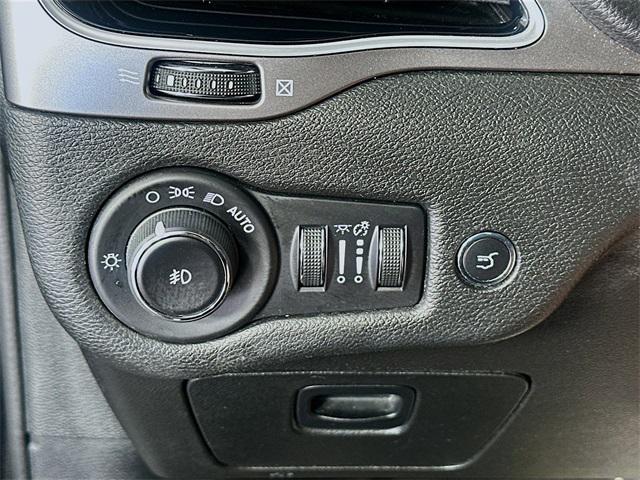 used 2019 Jeep Cherokee car, priced at $16,997