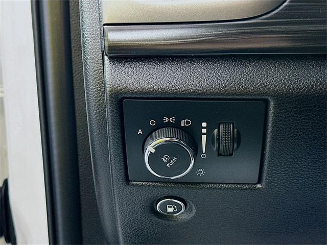 used 2021 Jeep Grand Cherokee car, priced at $24,990