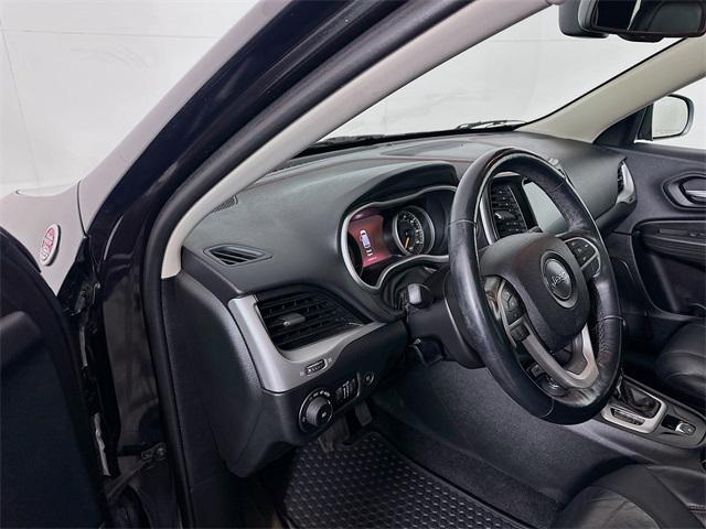 used 2015 Jeep Cherokee car