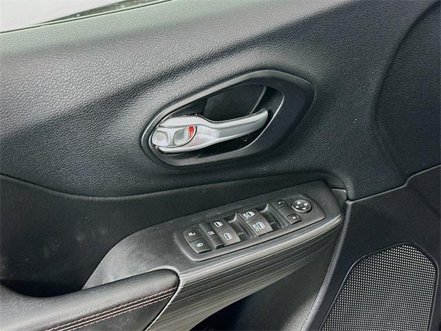 used 2015 Jeep Cherokee car