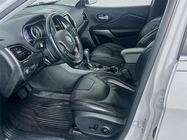 used 2019 Jeep Cherokee car
