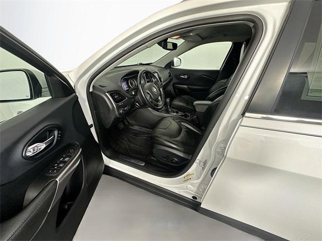 used 2019 Jeep Cherokee car