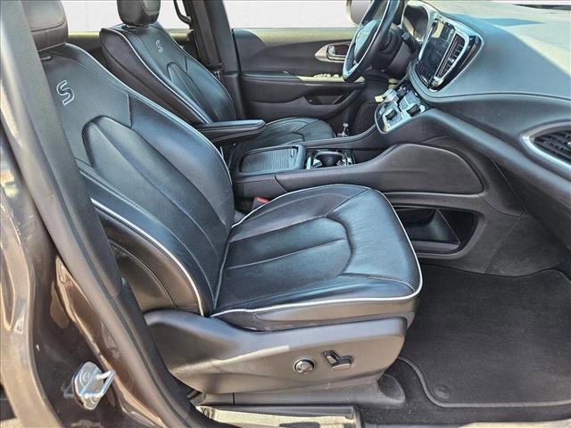 used 2021 Chrysler Pacifica Hybrid car, priced at $26,998