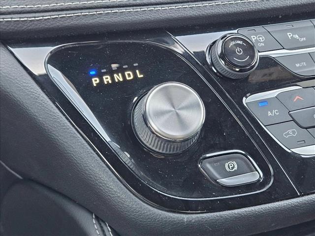 used 2021 Chrysler Pacifica Hybrid car, priced at $26,998