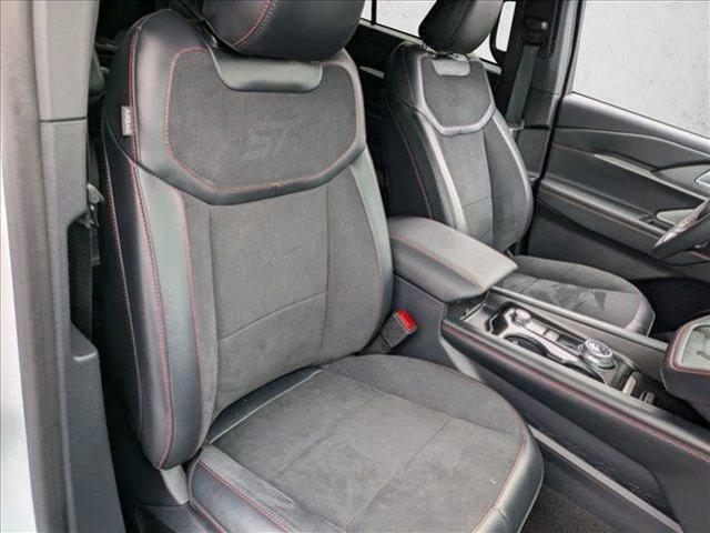 used 2025 Ford Explorer car, priced at $48,995