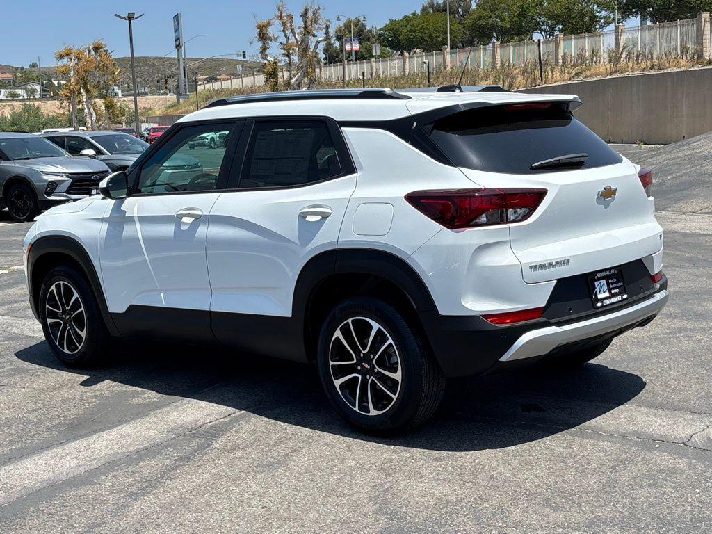 new 2025 Chevrolet TrailBlazer car, priced at $26,325