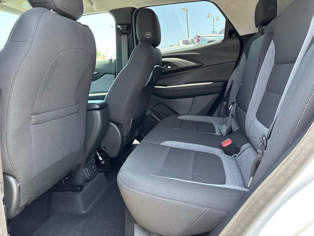 new 2025 Chevrolet TrailBlazer car, priced at $26,325