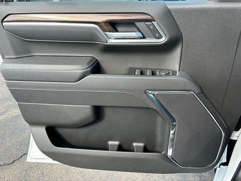 new 2025 Chevrolet Silverado 1500 car, priced at $43,939
