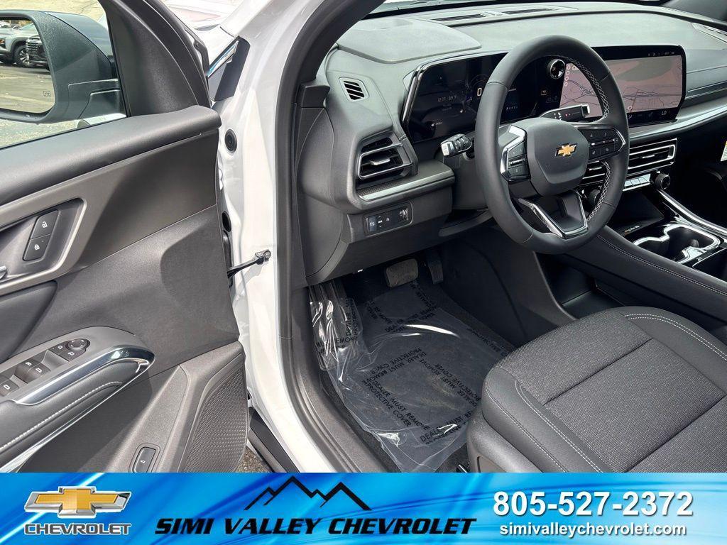 new 2026 Chevrolet Traverse car, priced at $43,294