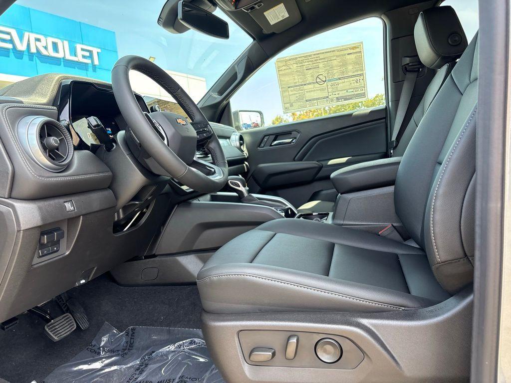 new 2025 Chevrolet Colorado car, priced at $45,555