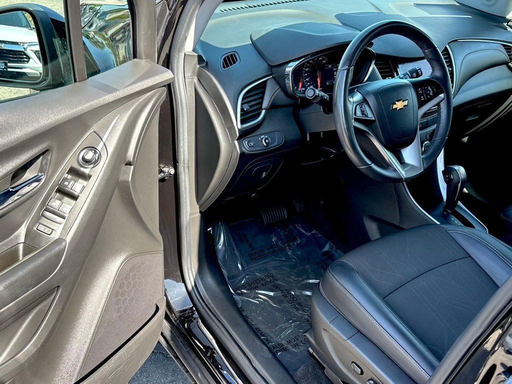 used 2022 Chevrolet Trax car, priced at $19,572
