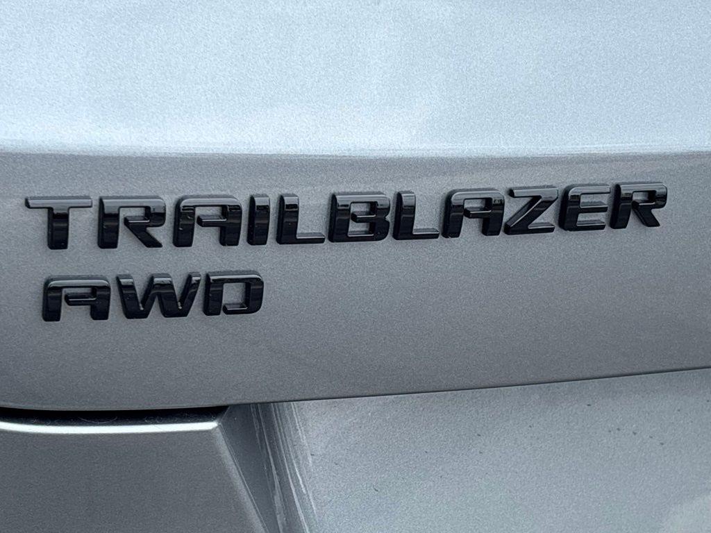 new 2025 Chevrolet TrailBlazer car, priced at $31,284