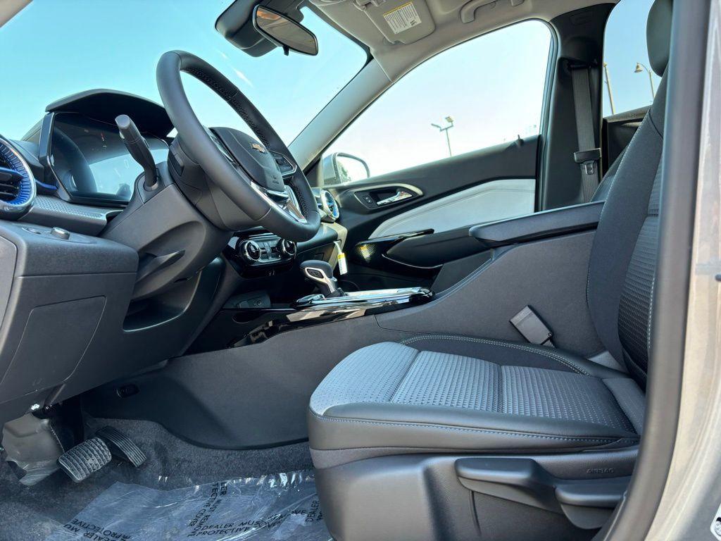 new 2025 Chevrolet Trax car, priced at $23,580