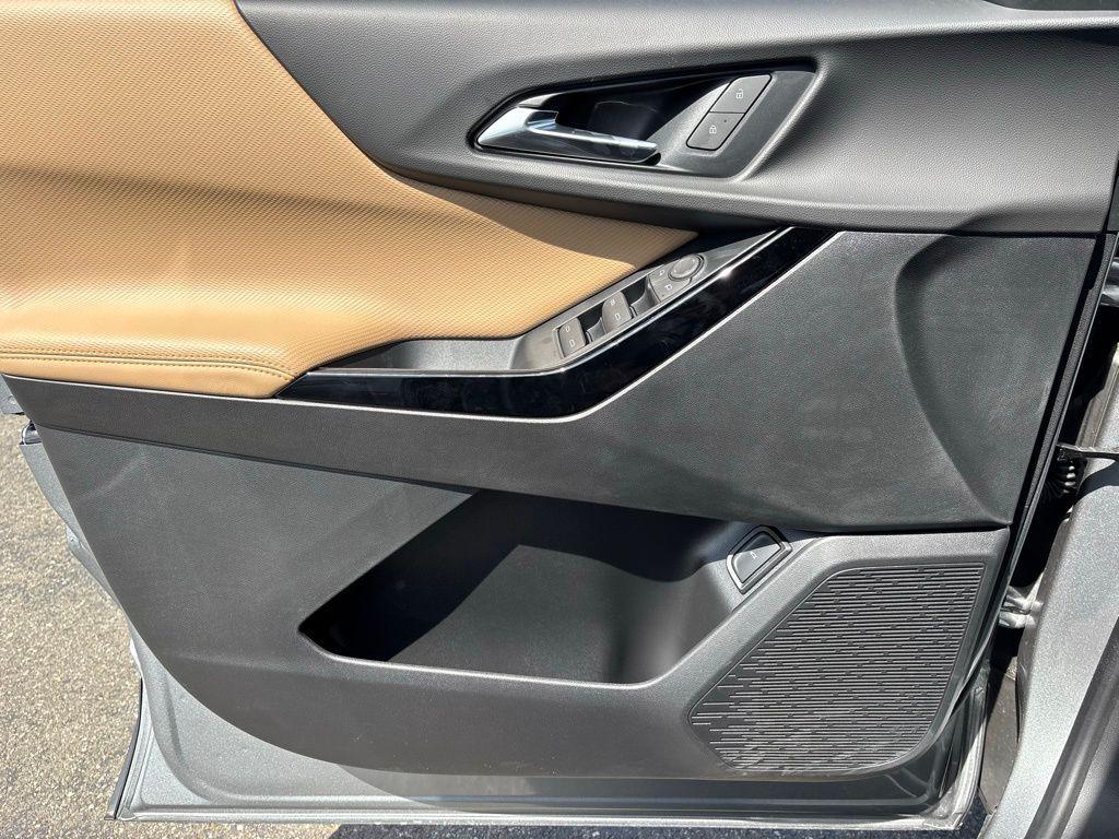 new 2025 Chevrolet Equinox car, priced at $33,740