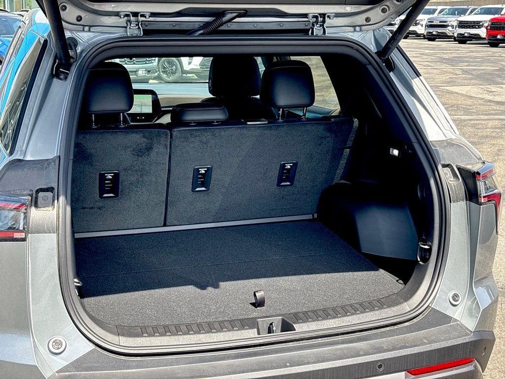 new 2025 Chevrolet Equinox car, priced at $33,740