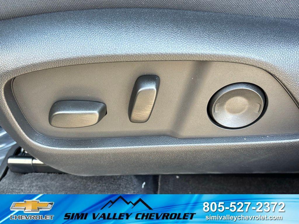 new 2026 Chevrolet Equinox car, priced at $30,254